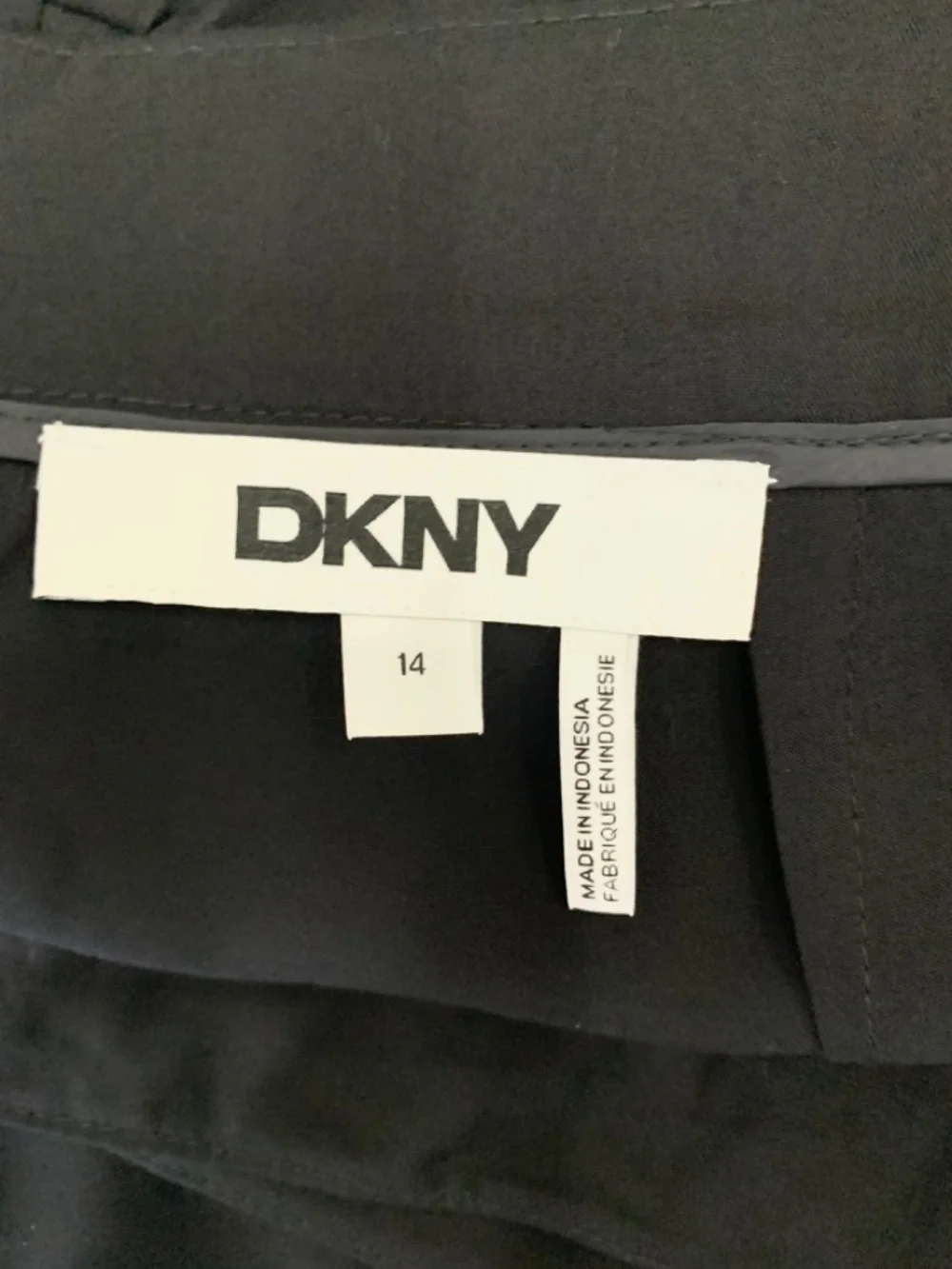 DKNY Black Cargo Wrap Mini Skirt Silver-Tone Detail/zippered closure Streetwear